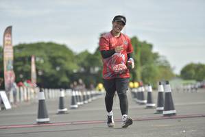 BIB: 0071
                            <button type="button" onclick="openModal(4943162)" class="btn btn-primary btn-sm float-right btn-popup" data-toggle="modal" data-target=".modal-high-quality">
                        <i class="fas fa-shopping-cart"></i> Add to Cart
                    </button>
                                            <button type="button" onclick="isThisMe(4943162, true)" class="btn btn-success btn-sm float-right btn-popup btn-isme hidden" data-toggle="tooltip" data-placement="bottom" title="นี่คือรูปของคุณใช่ไหม คลิกที่นี่เพื่อเอาเข้าอัลบั้ม">
                        <i class="fas fa-plus"></i> Add to album
                    </button>
                    <button type="button" onclick="isThisMe(4943162, false)" class="btn btn-warning btn-sm float-right btn-popup btn-isnotme hidden">
                        <i class="fas fa-ban"></i> Remove from album
                    </button>